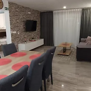 Apartment Dalmacija, Drage